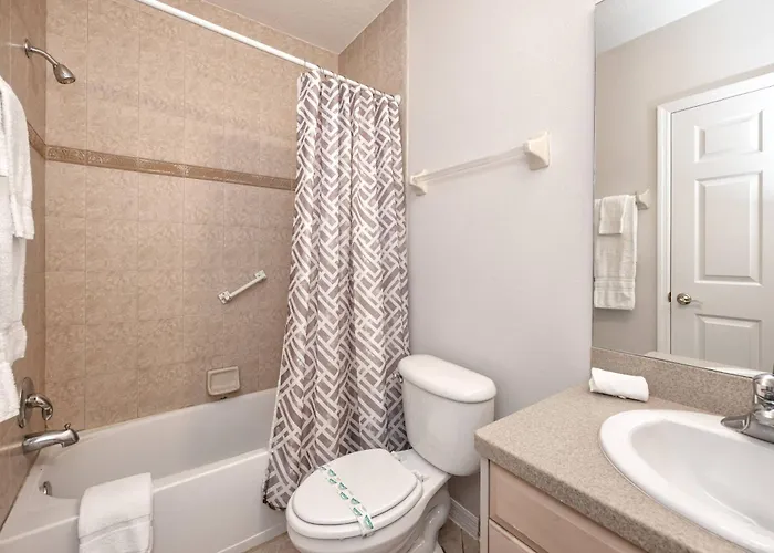 200 Harborview Grande